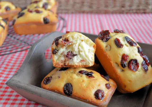 12-cranberry-muffins-3