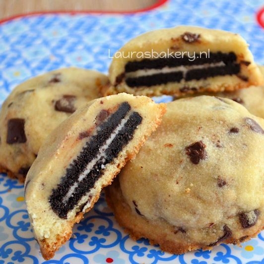 Chocolate chip Oreo cookies